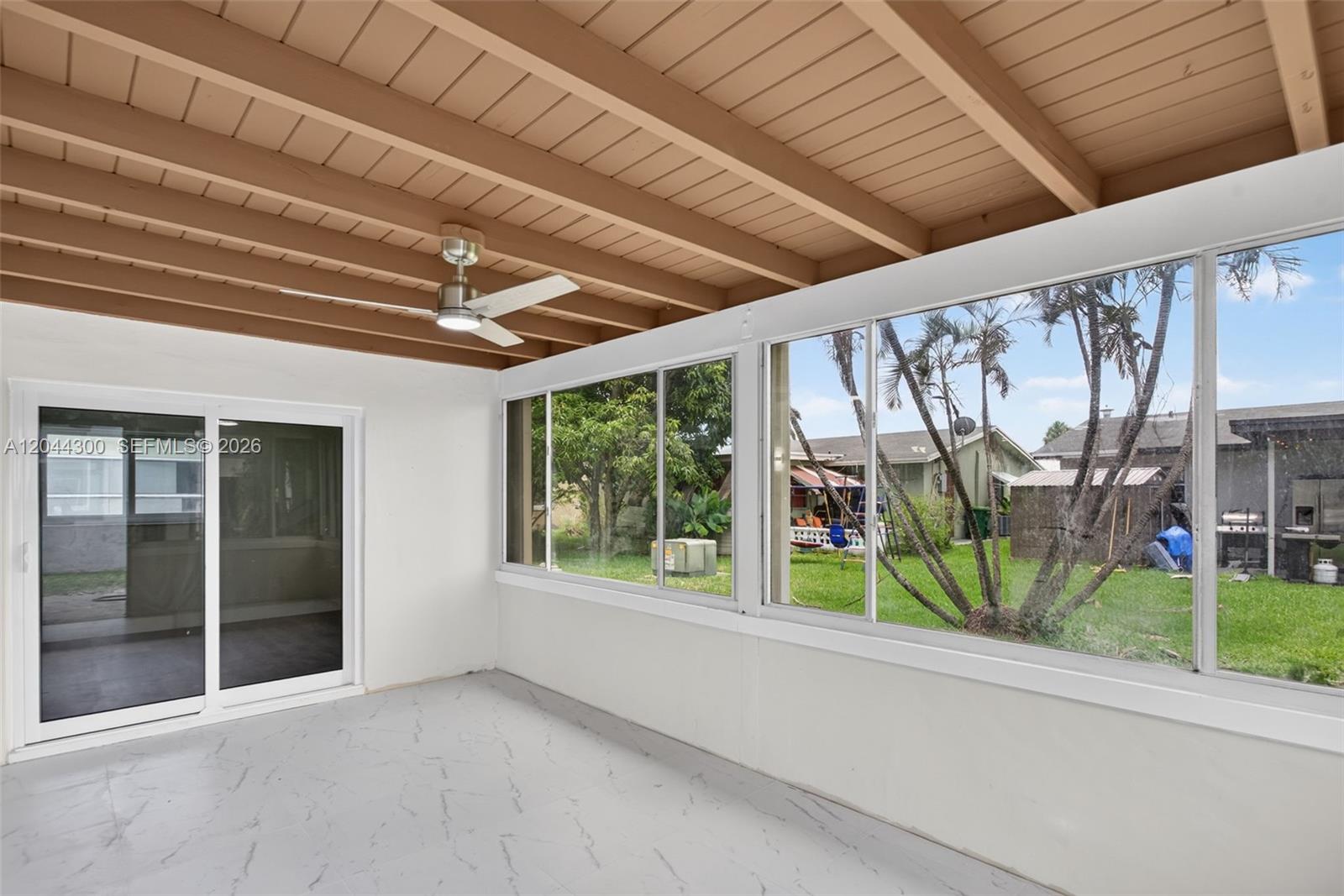 5711 NW 48th Ter
