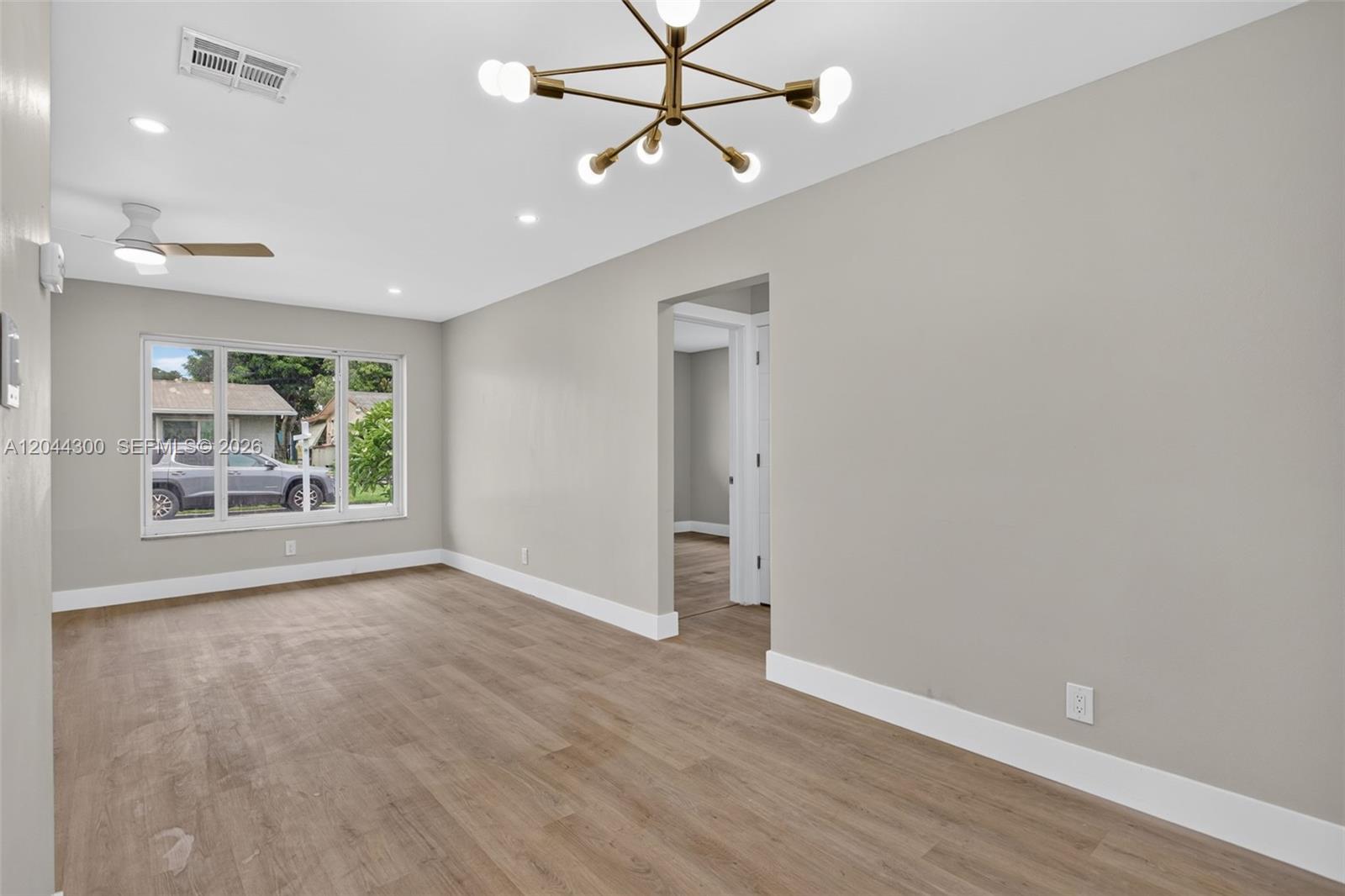 5711 NW 48th Ter