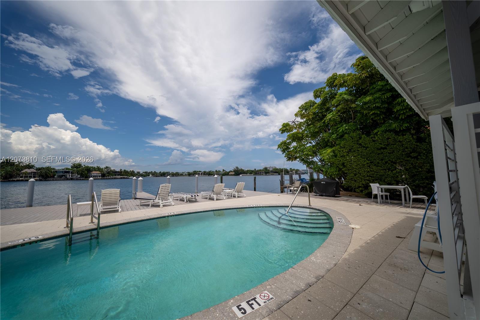 405 N Hibiscus Dr # 202