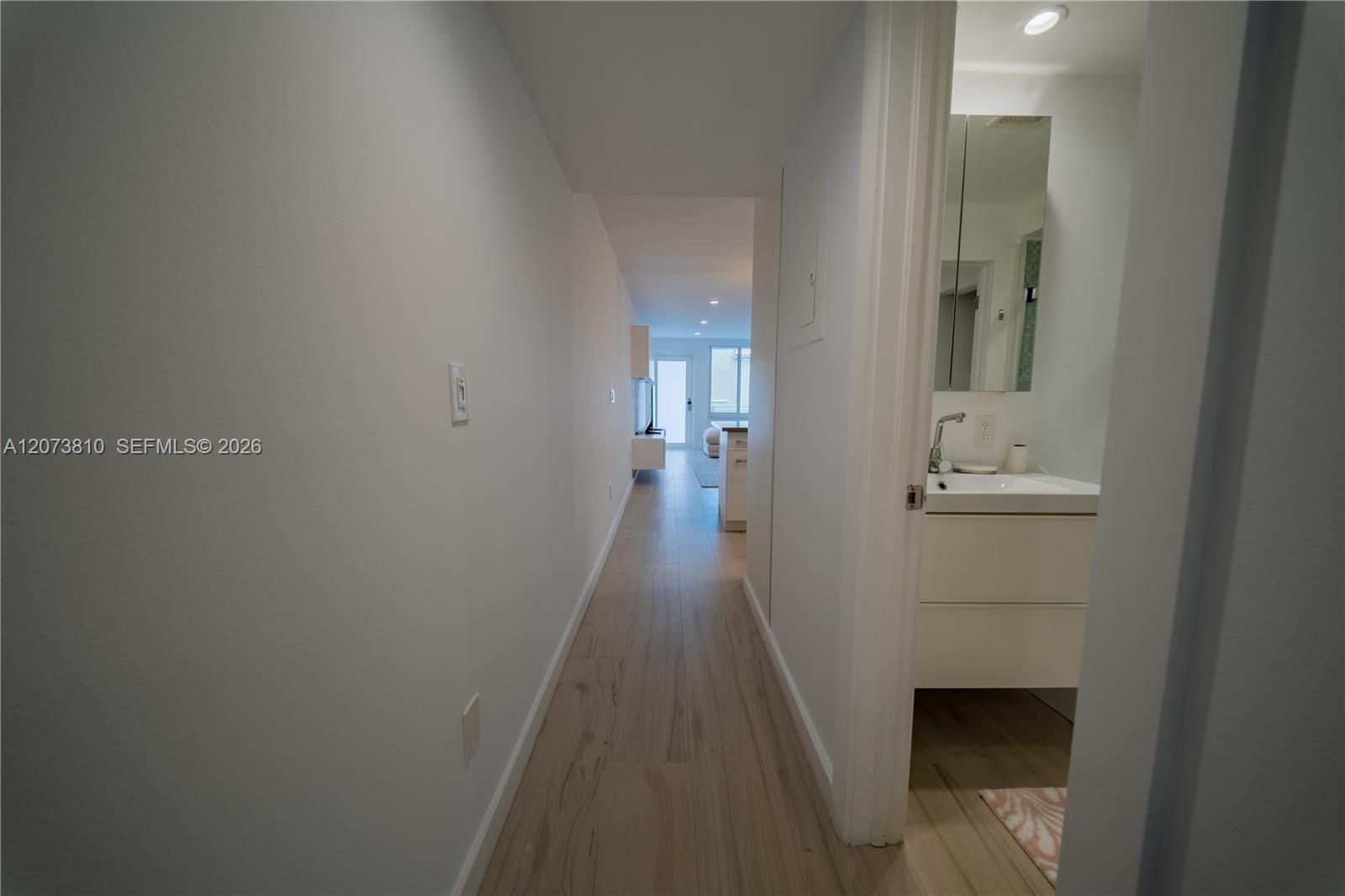 405 N Hibiscus Dr # 202