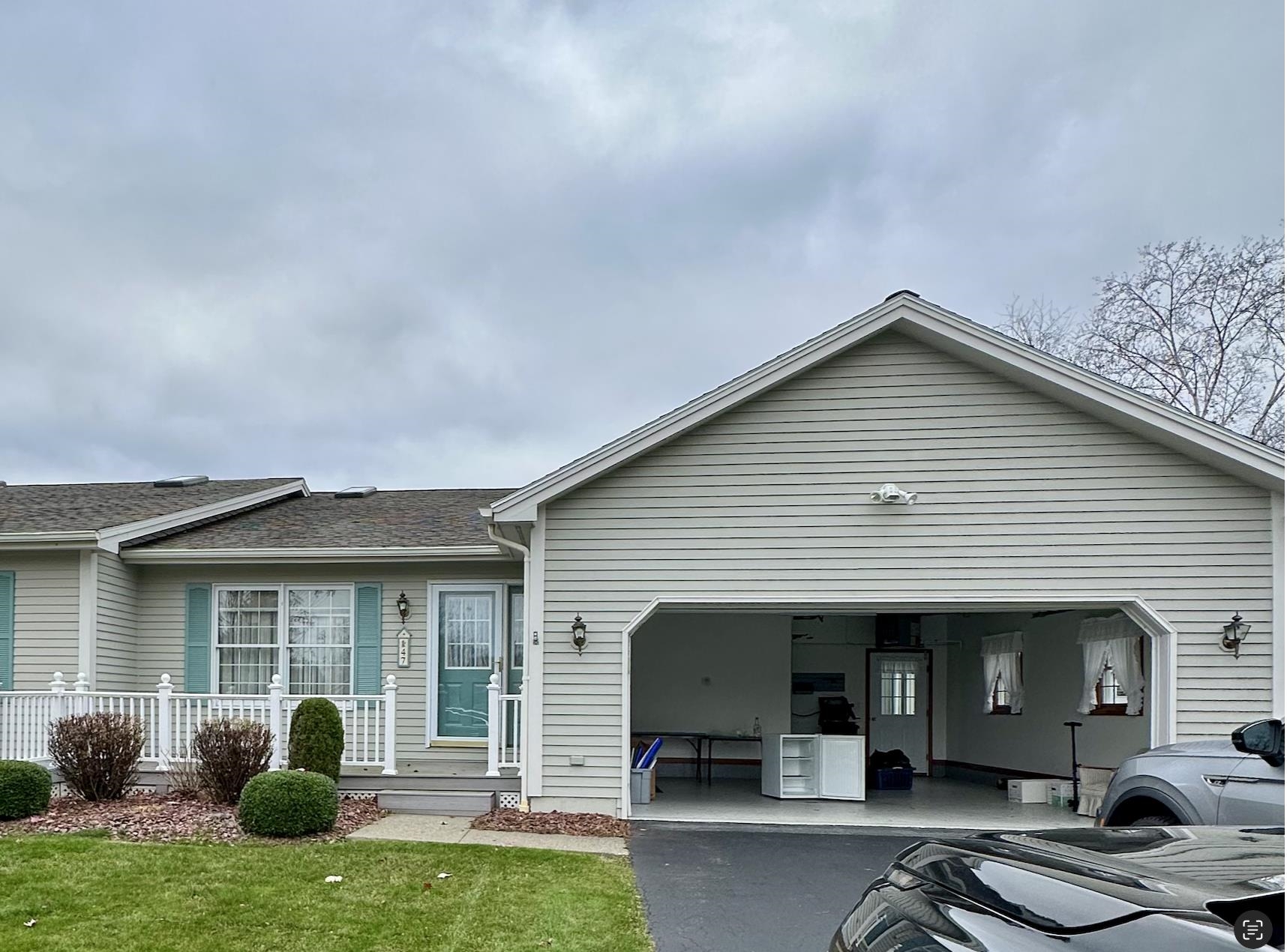 47 Country Club Estates