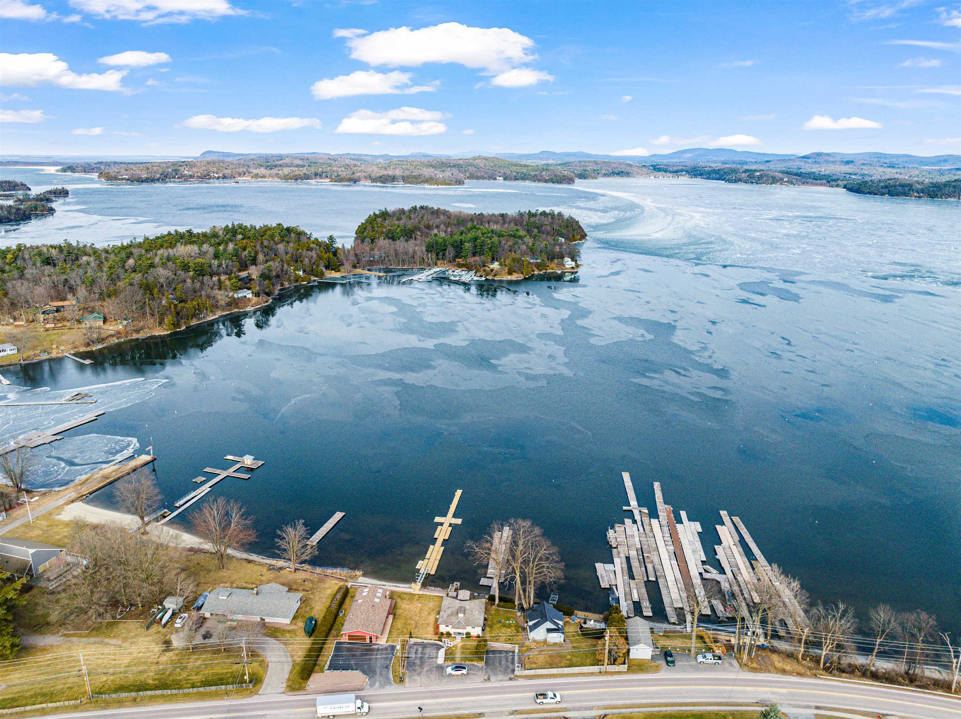 558 West Lakeshore Drive