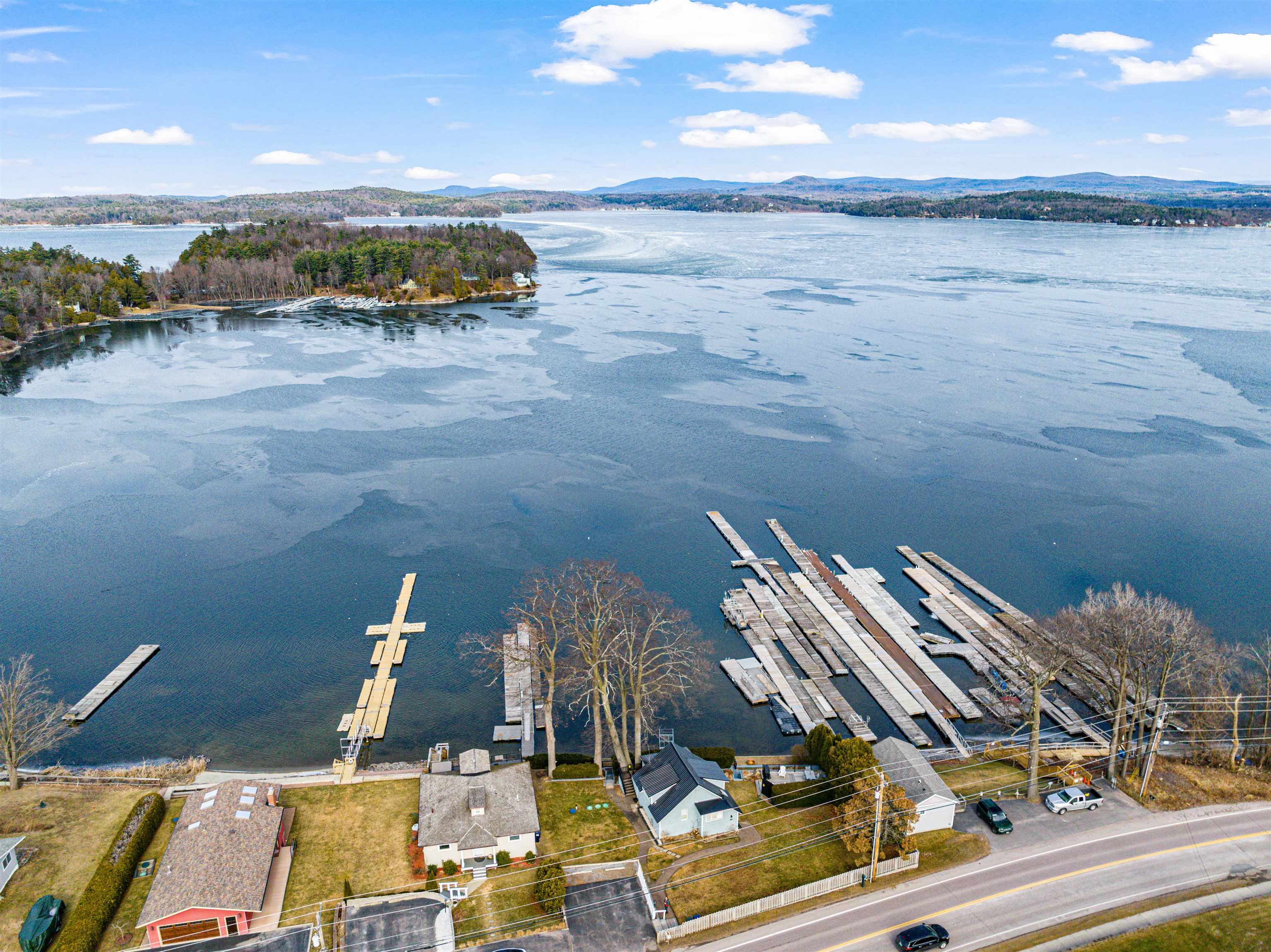 558 West Lakeshore Drive