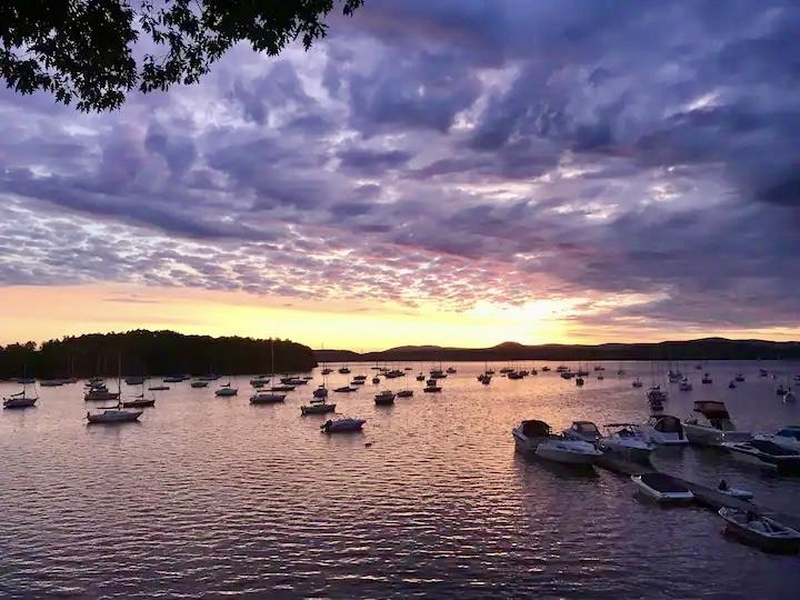 558 West Lakeshore Drive