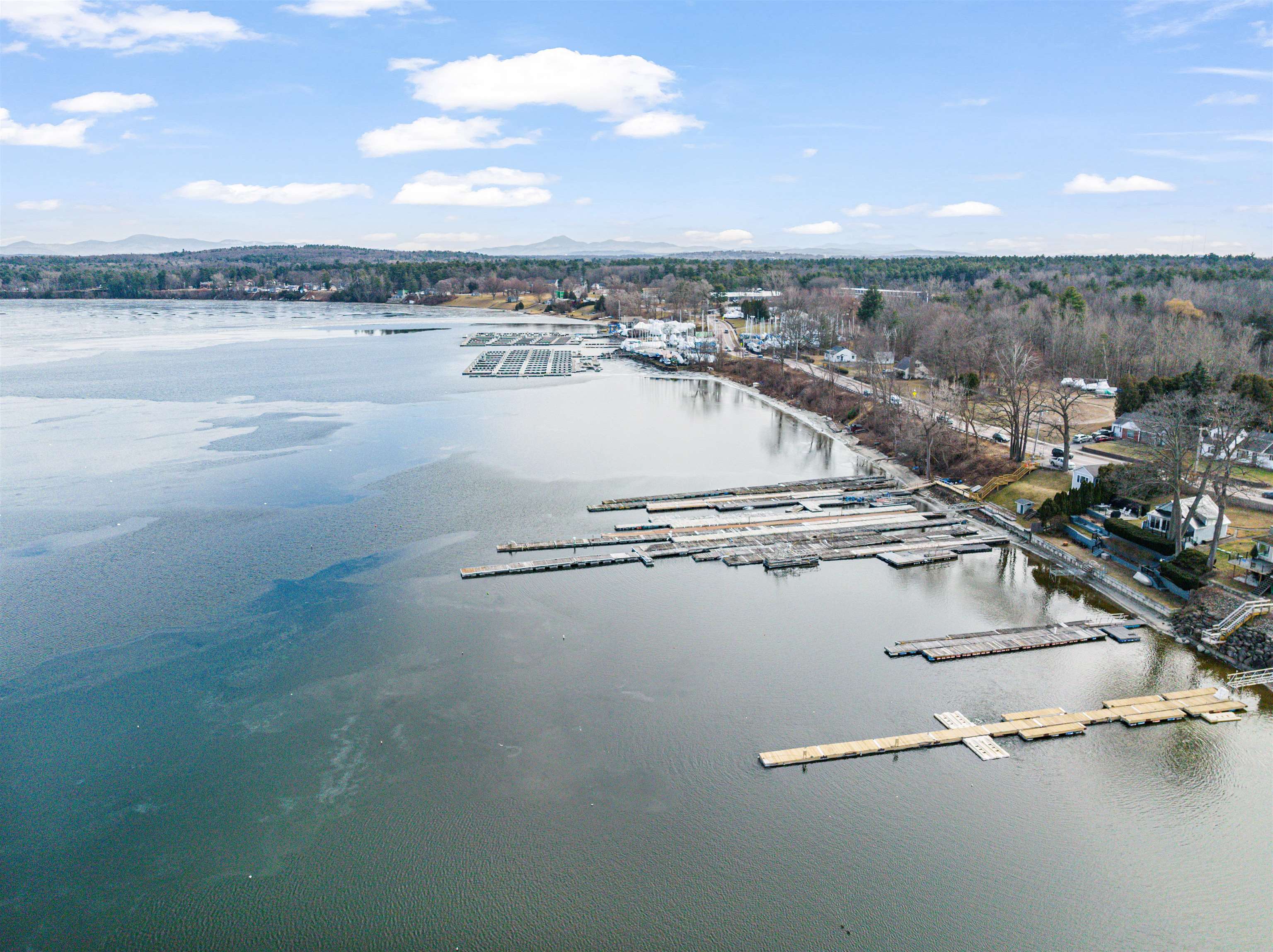 558 West Lakeshore Drive