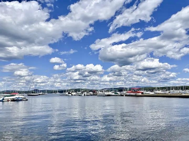 558 West Lakeshore Drive