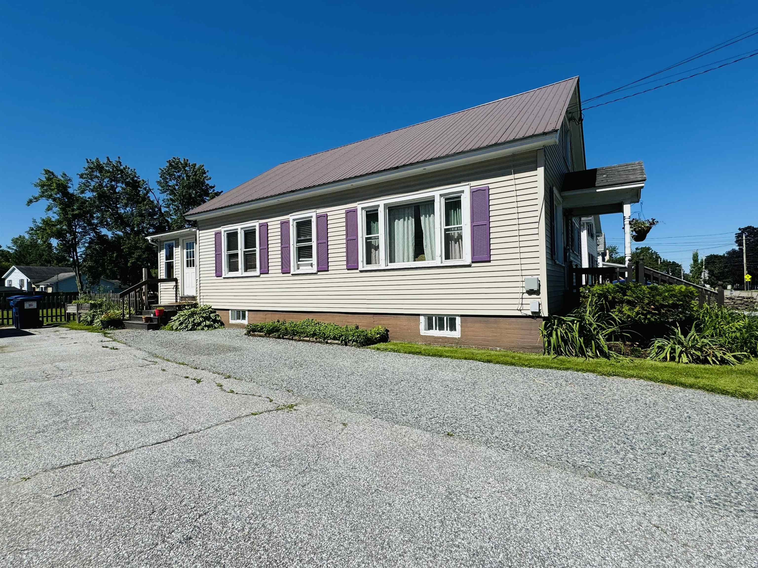 290 Lake Street