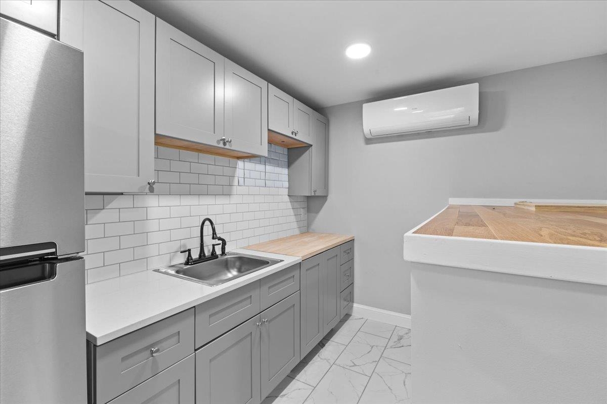 57 Wilcox Court Unit: 8