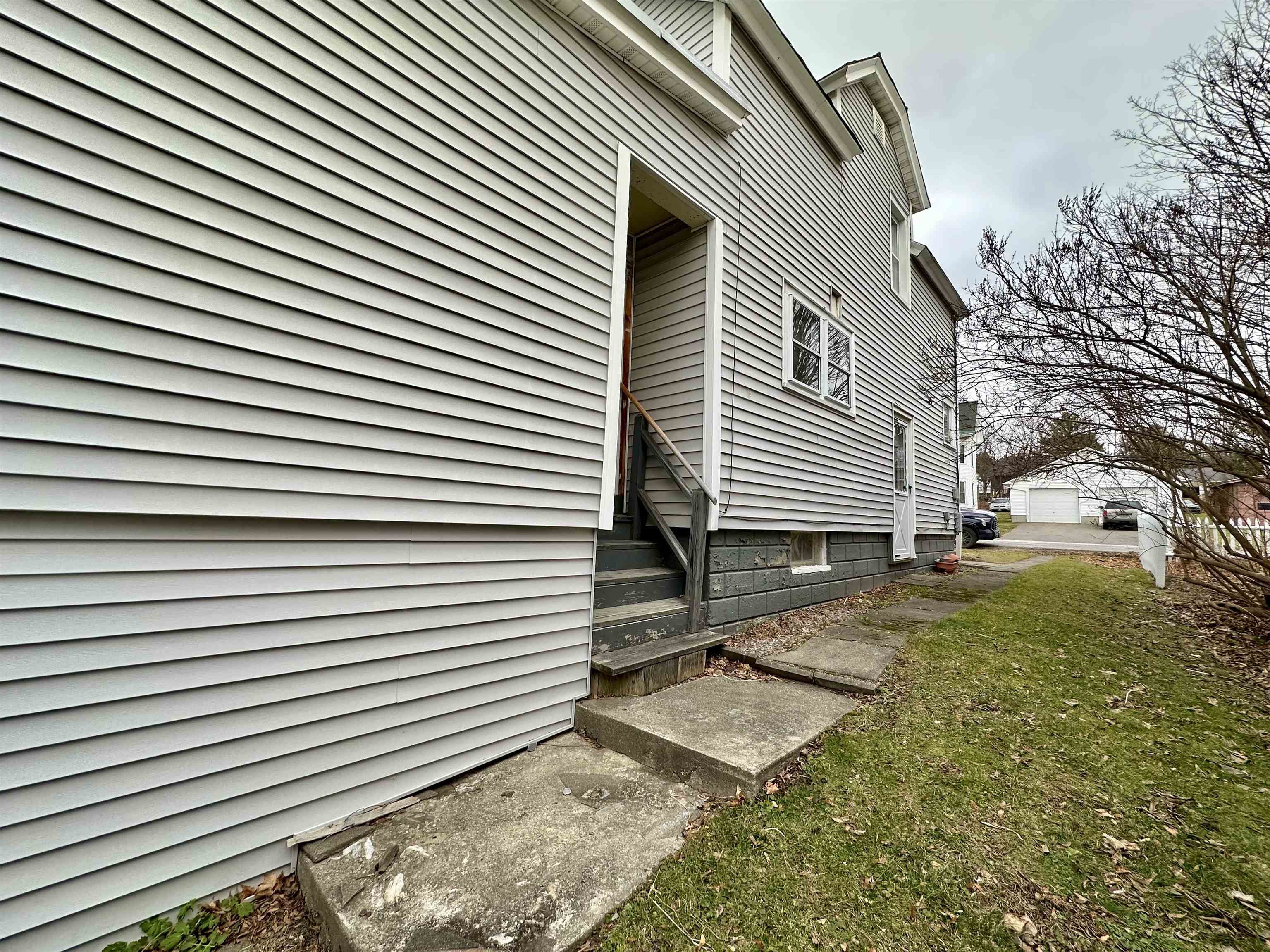 10 Lincoln Avenue