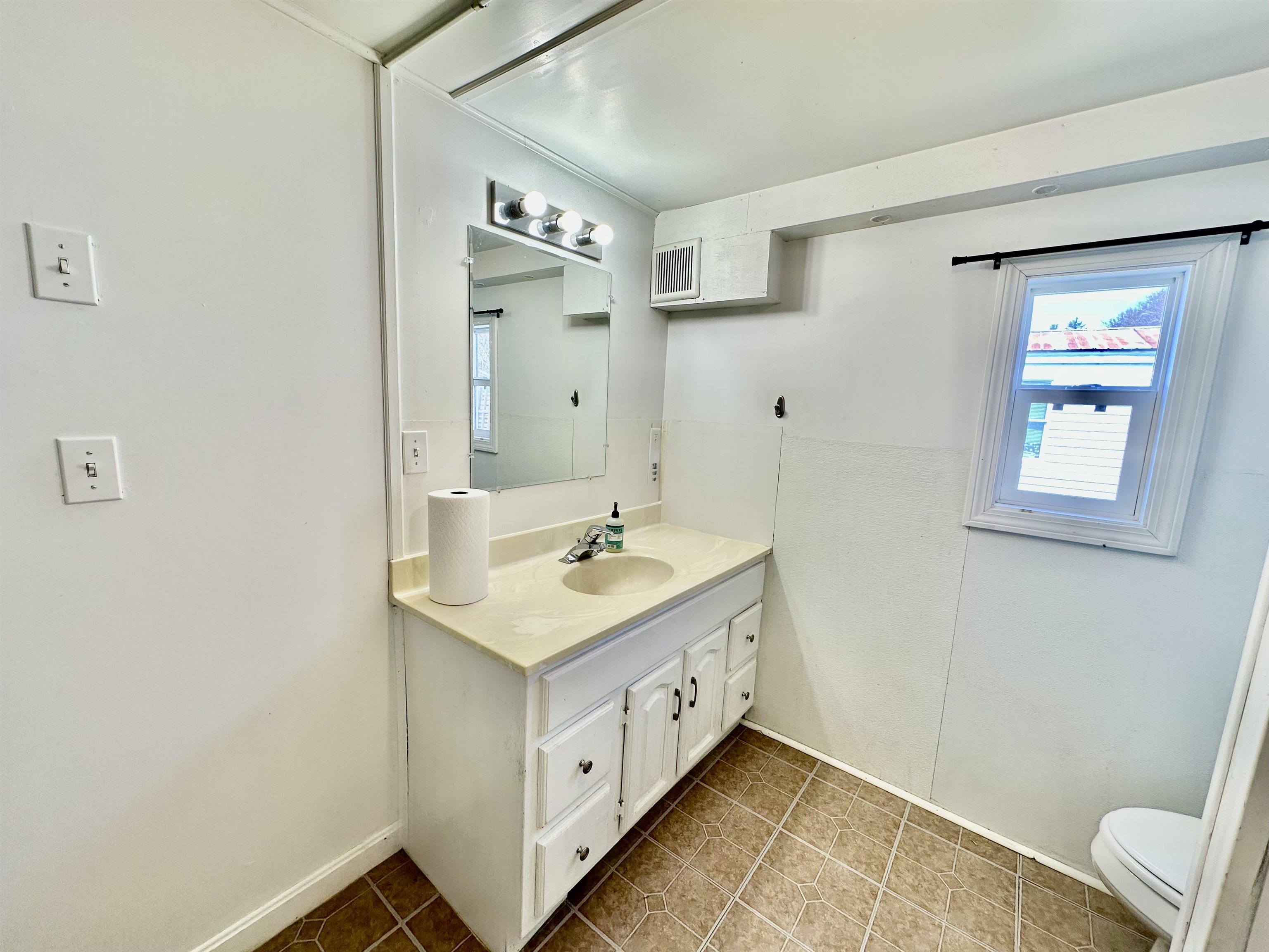 89 Pecor Avenue