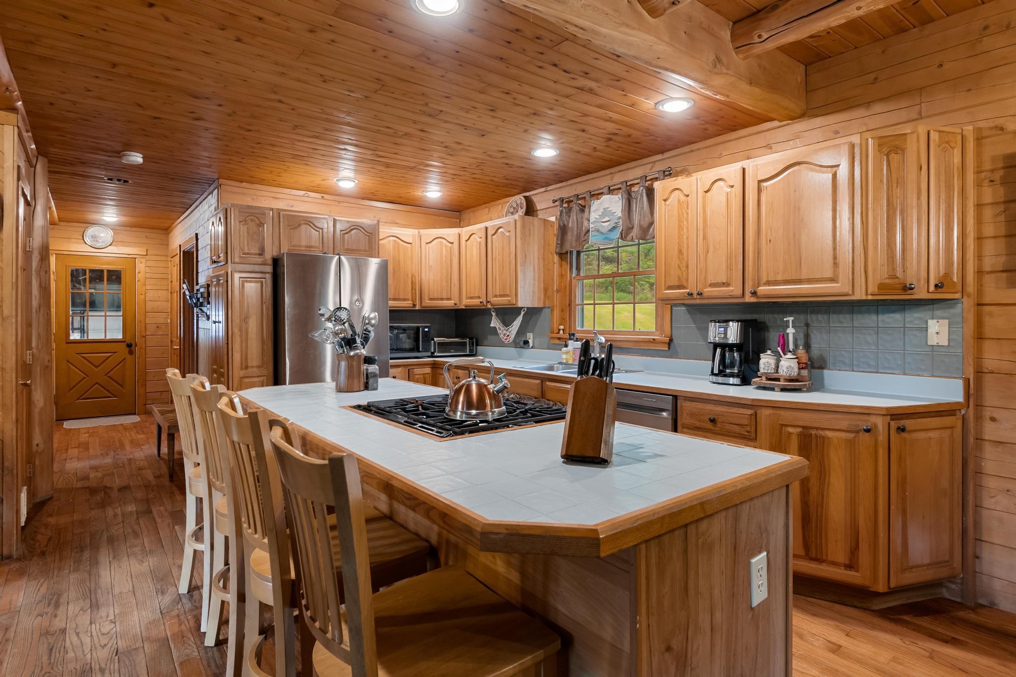 1586 Church Road