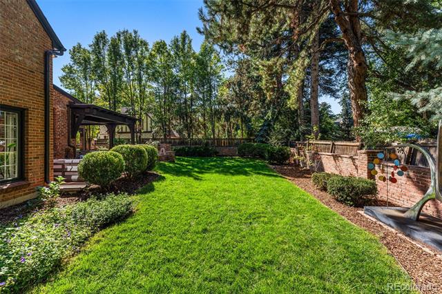 28 Crestmoor Drive
