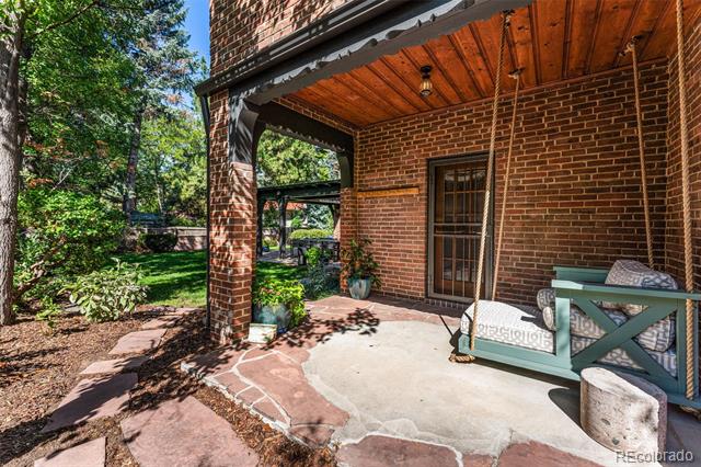 28 Crestmoor Drive