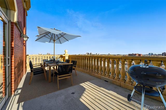 1950 N Logan Street Unit: 1109