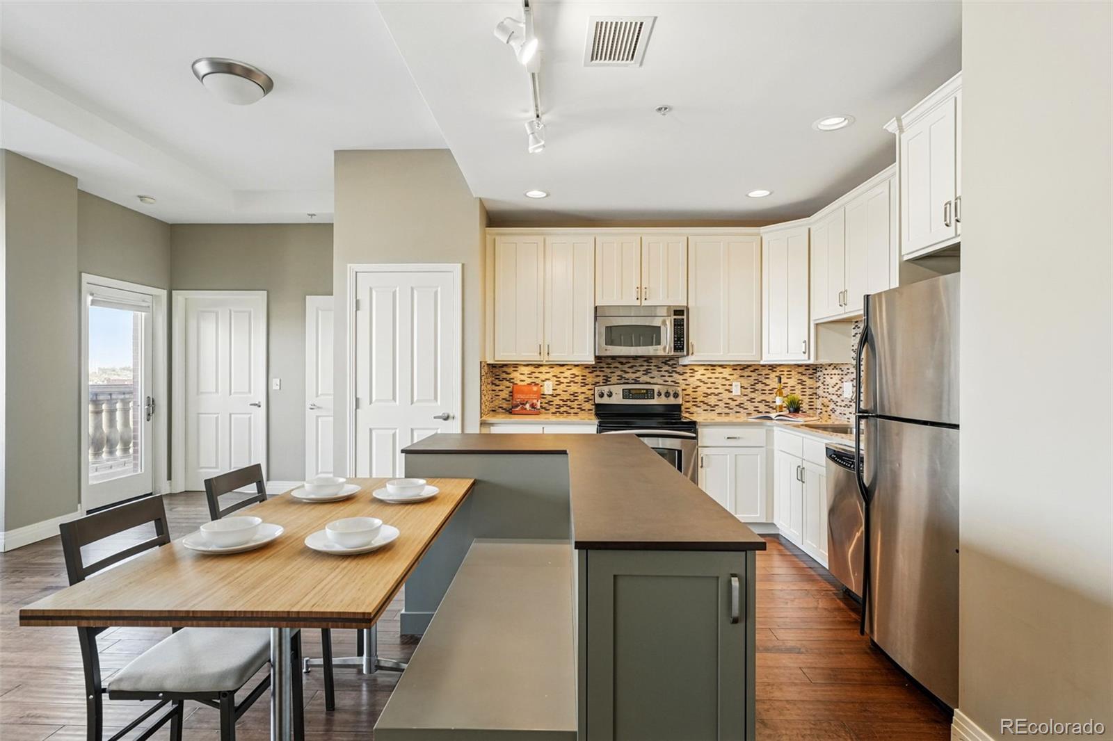 1950 N Logan Street Unit: 1109