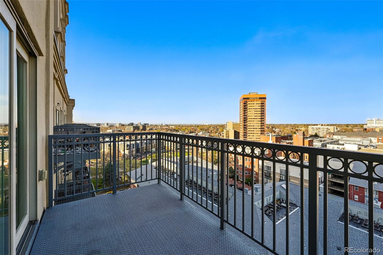 1950 N Logan Street Unit: 1109