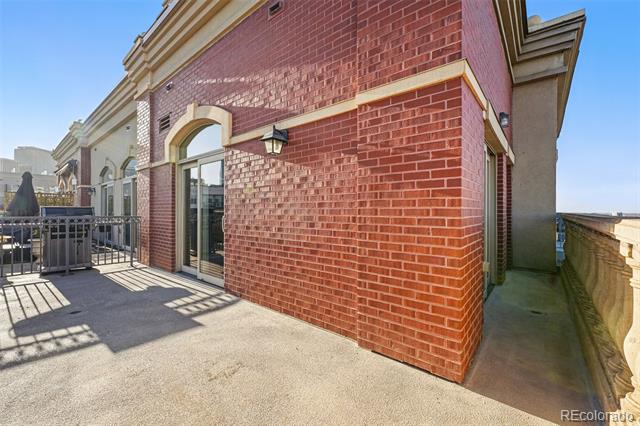 1950 N Logan Street Unit: 1109