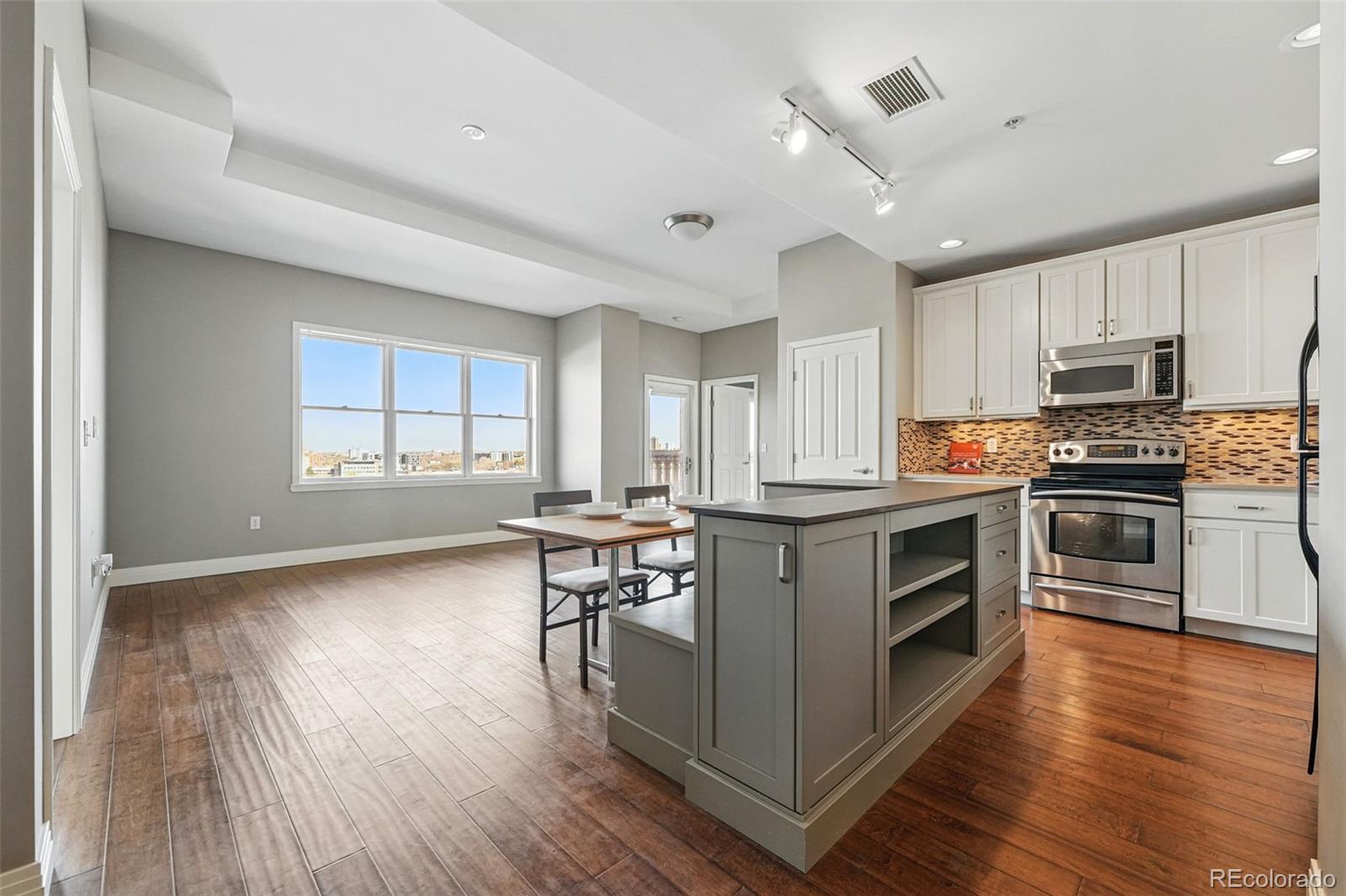 1950 N Logan Street Unit: 1109