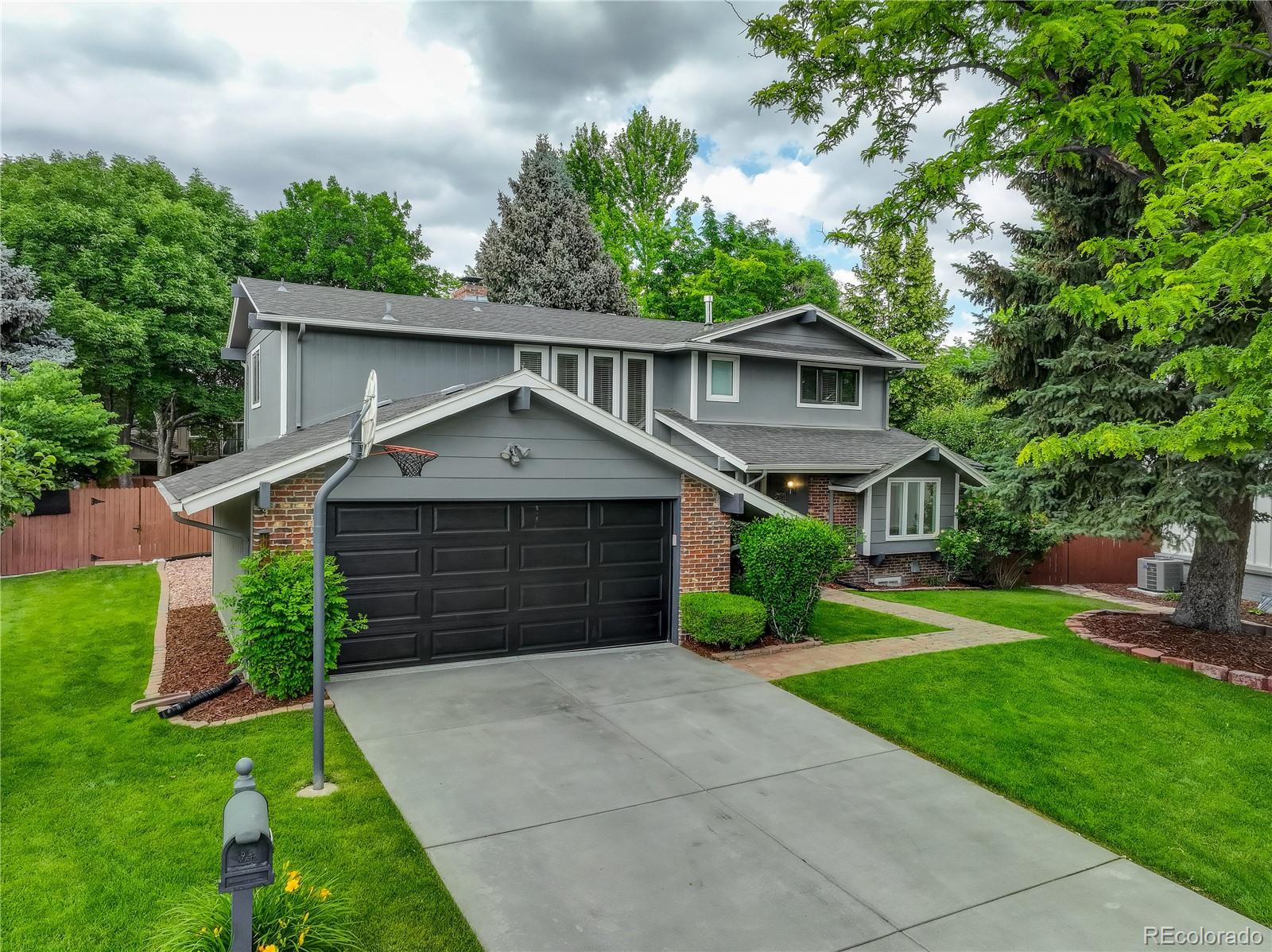 6338 S Oneida Court
