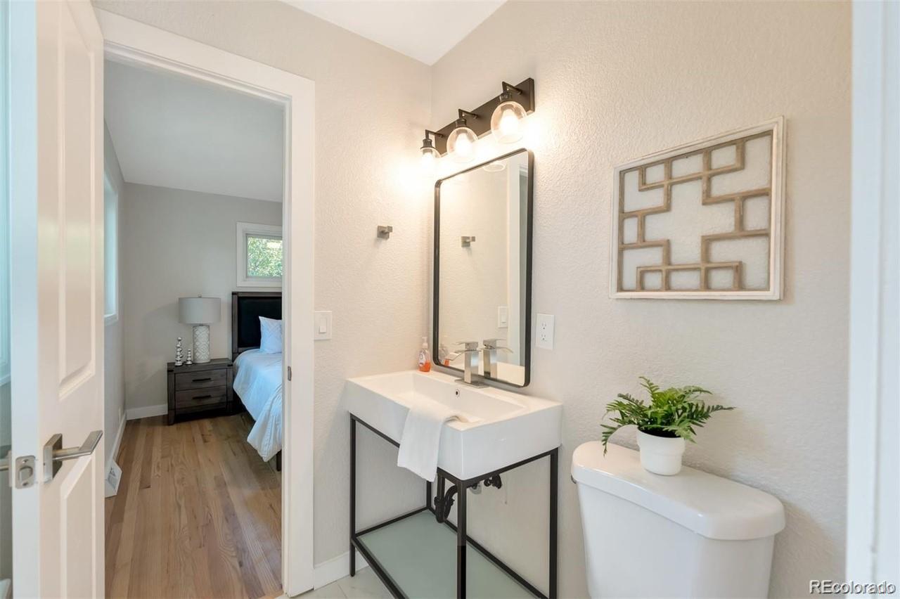 3338 W Arlington Avenue