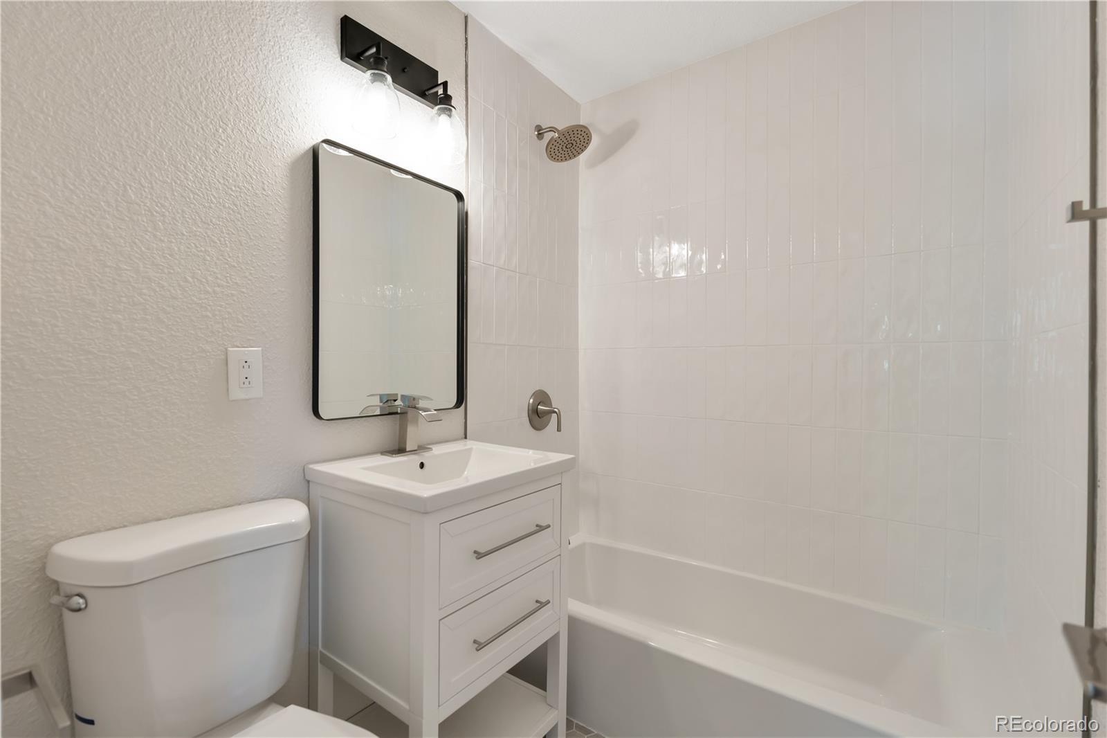 3338 W Arlington Avenue