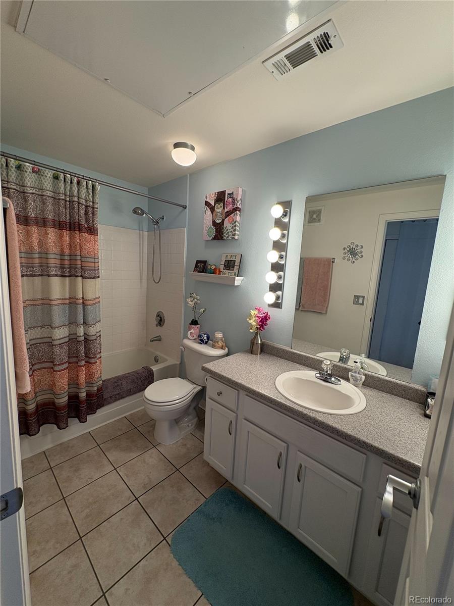 7454 E 28th Avenue Unit: 3