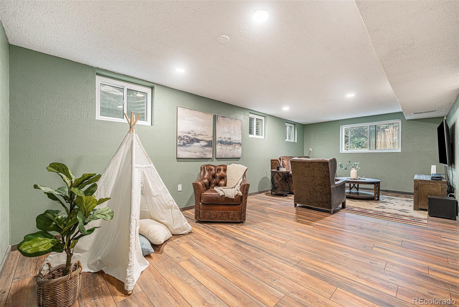 12475 W Iowa Drive