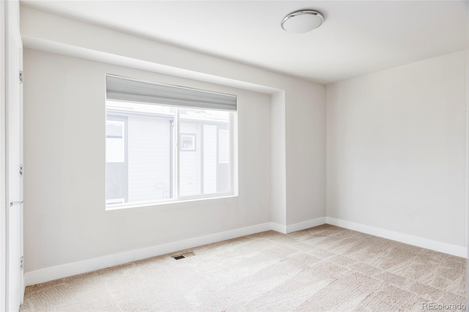 5644 W 11th Place