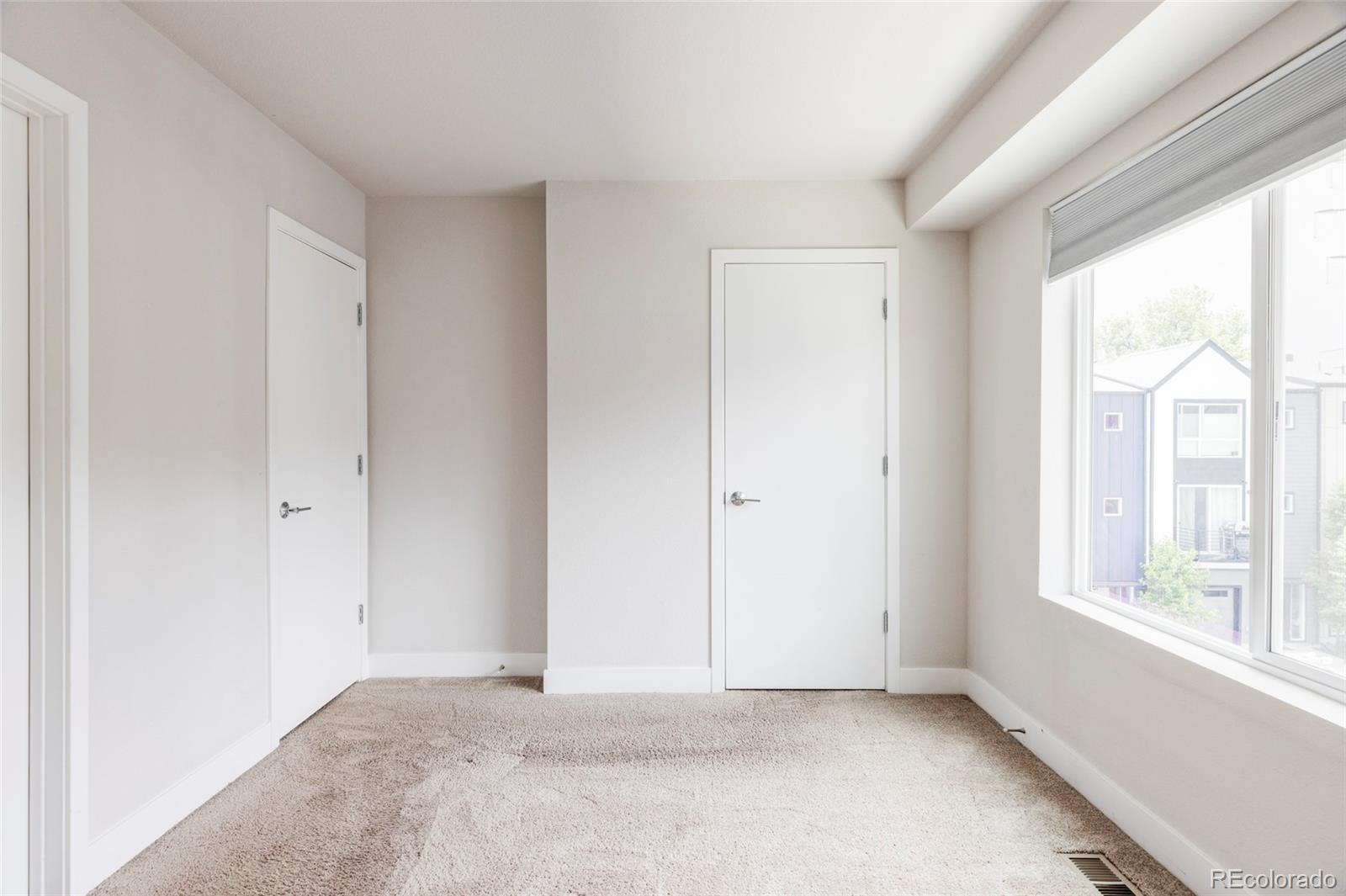 5644 W 11th Place