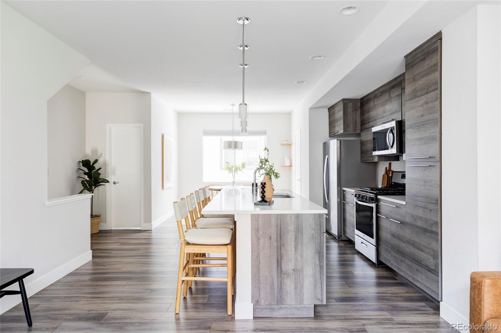 5644 W 11th Place