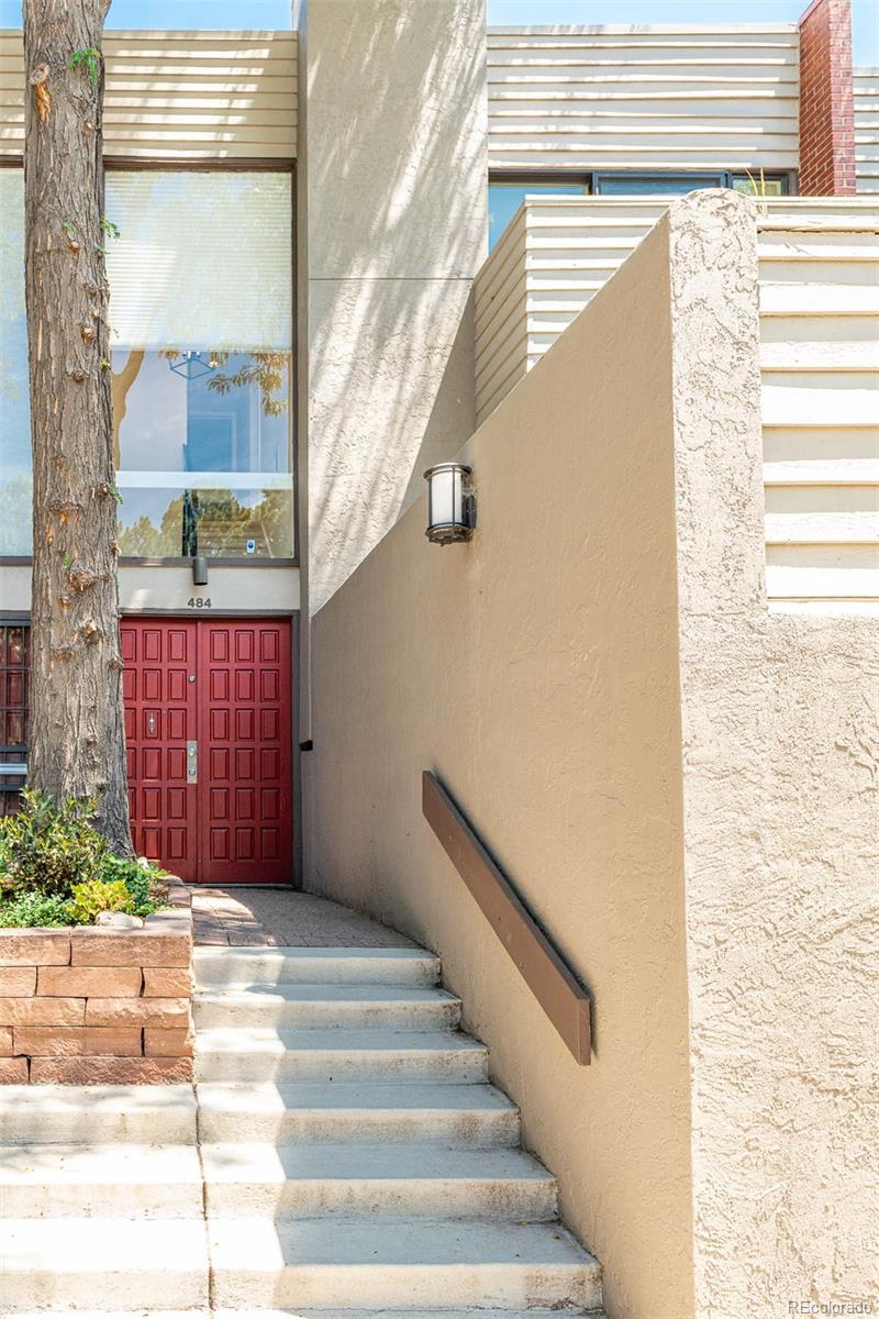 484 Josephine Street