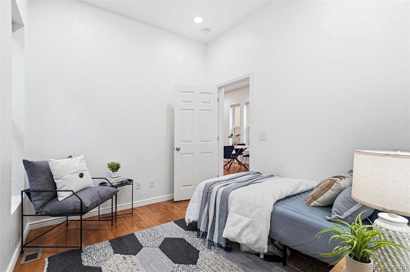 3242 N Gilpin Street