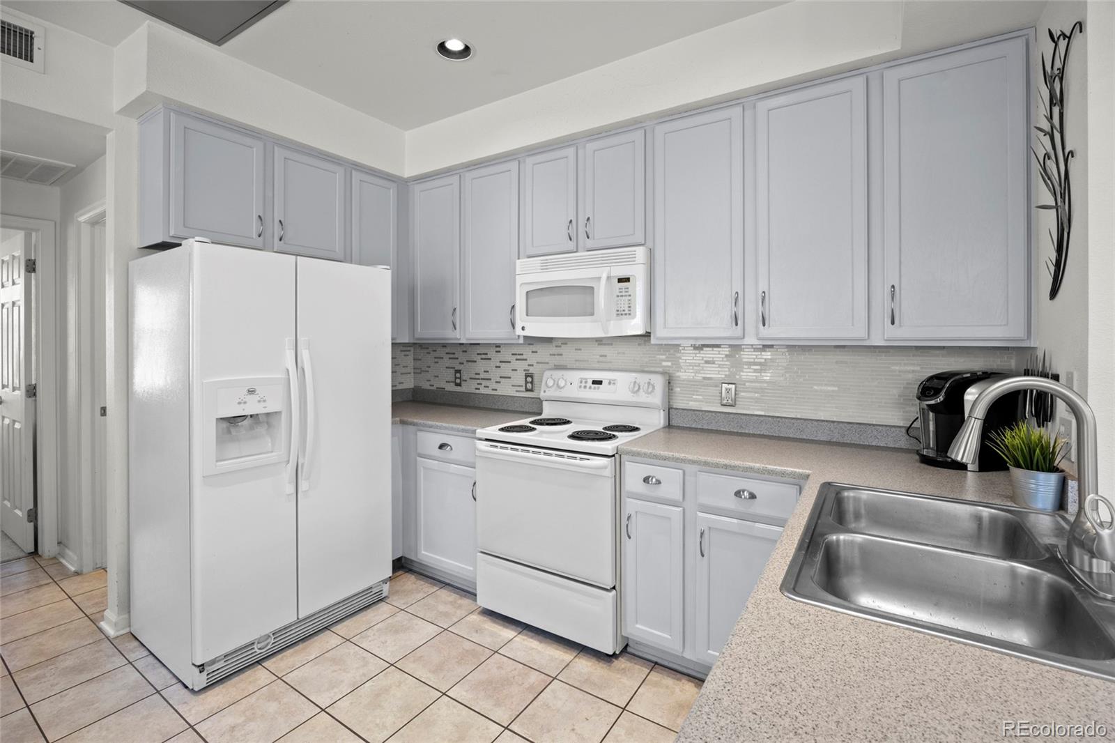 7454 E 28th Avenue Unit: 3