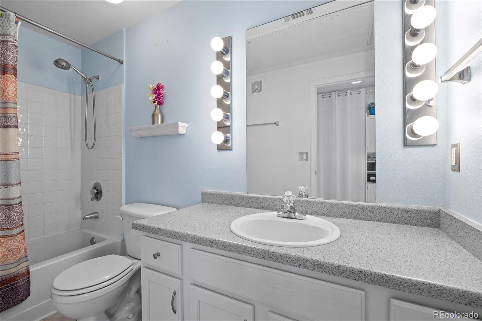 7454 E 28th Avenue Unit: 3