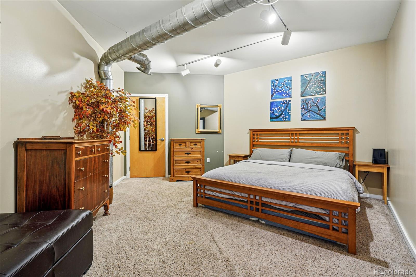2400 N Broadway Unit: 4