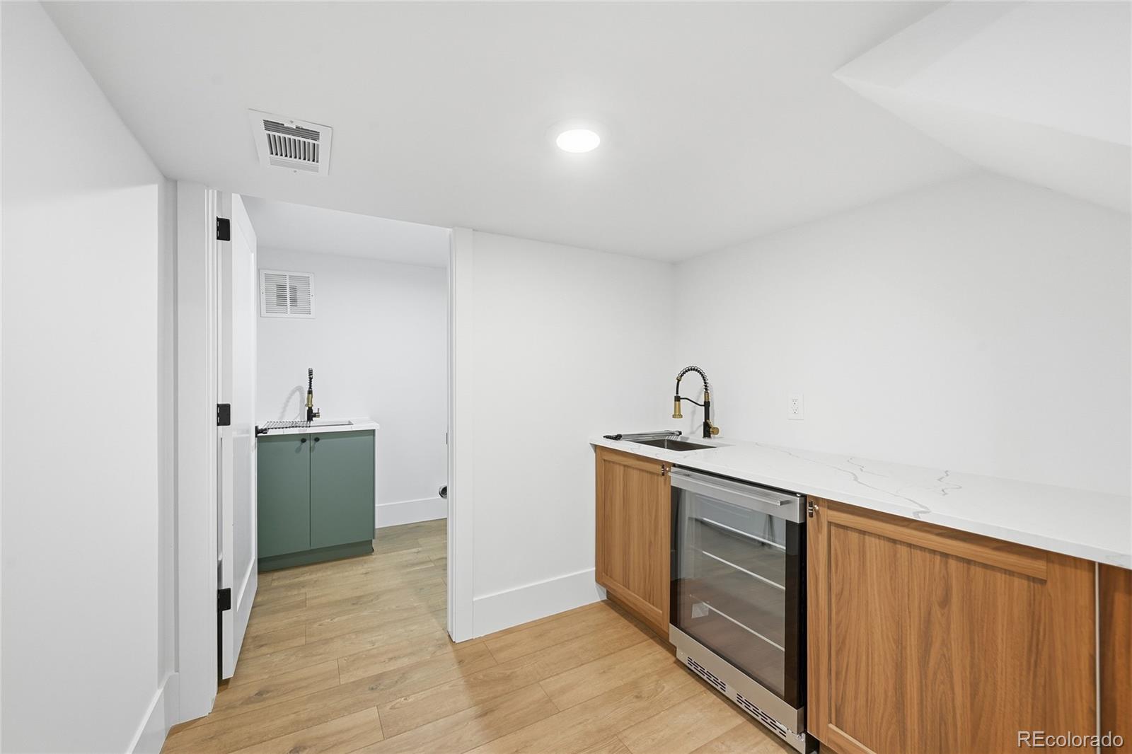 4011 S Magnolia Way