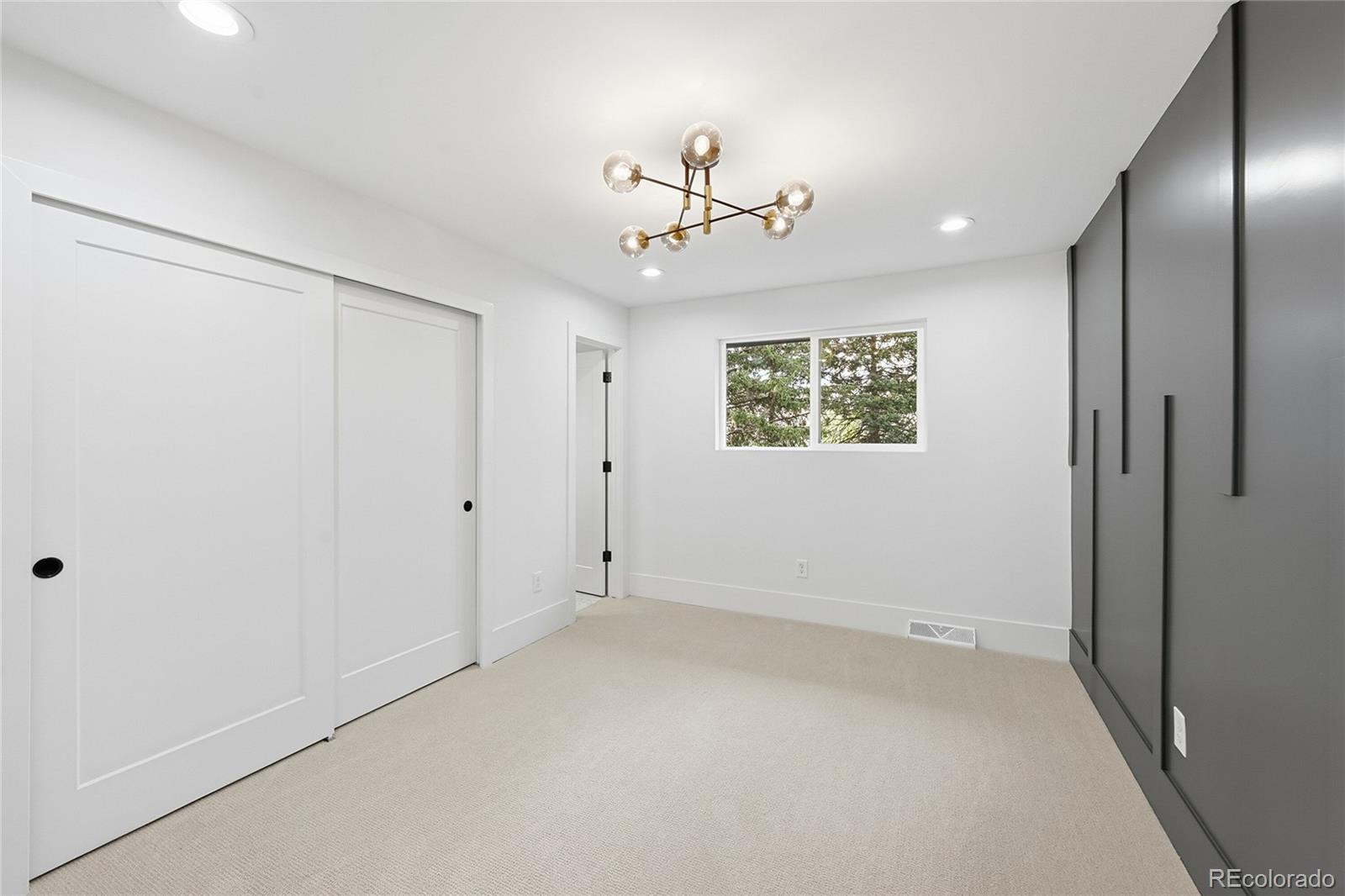 4011 S Magnolia Way
