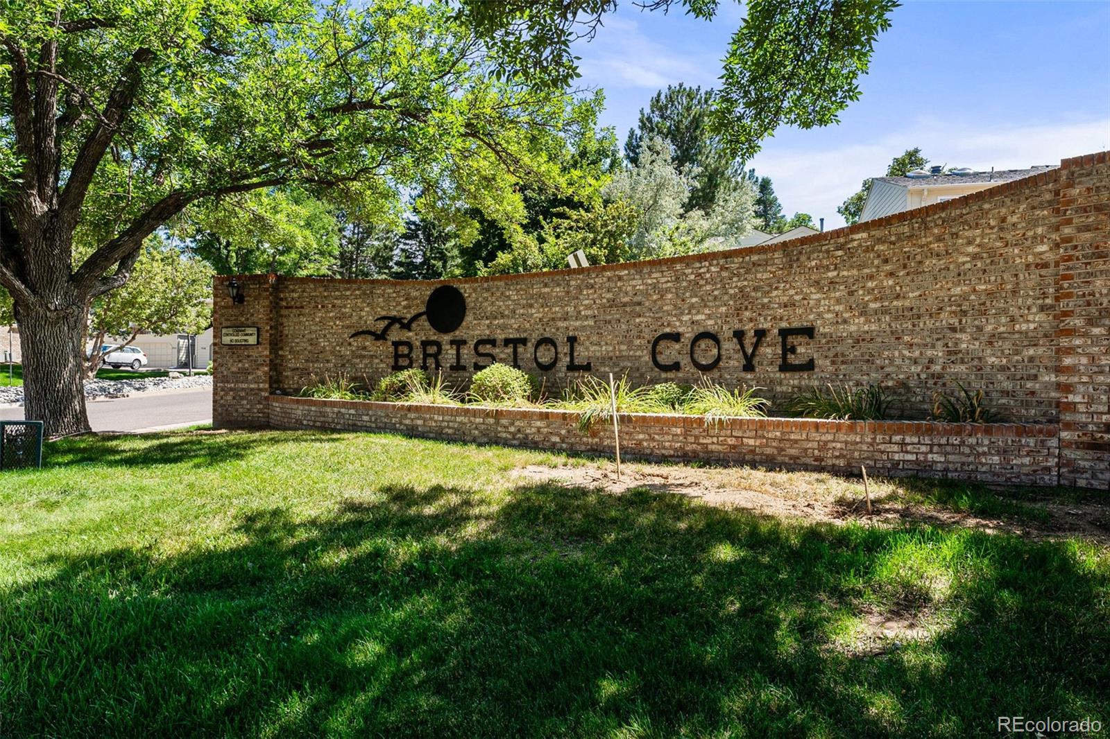 7714 S Cove Circle
