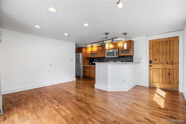 195 S Pennsylvania Street Unit: 107