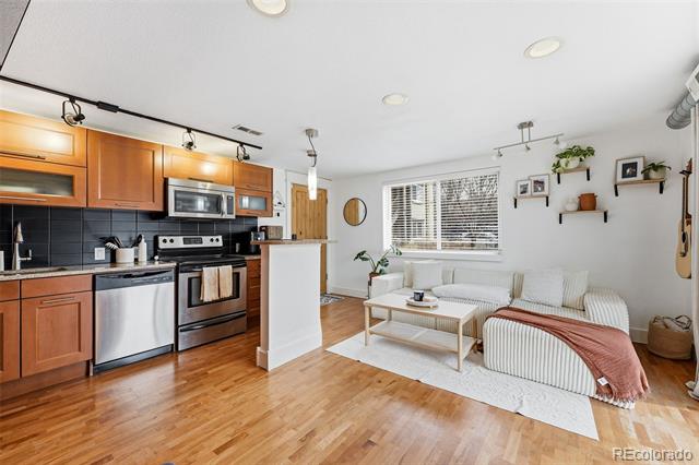 195 S Pennsylvania Street Unit: 107