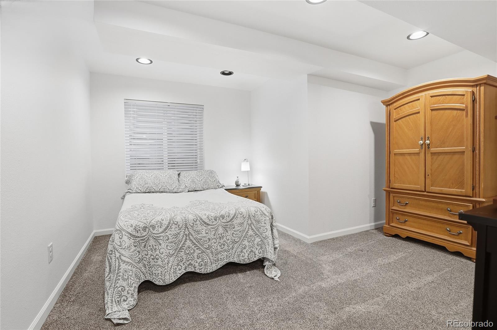 10059 Southlawn Circle