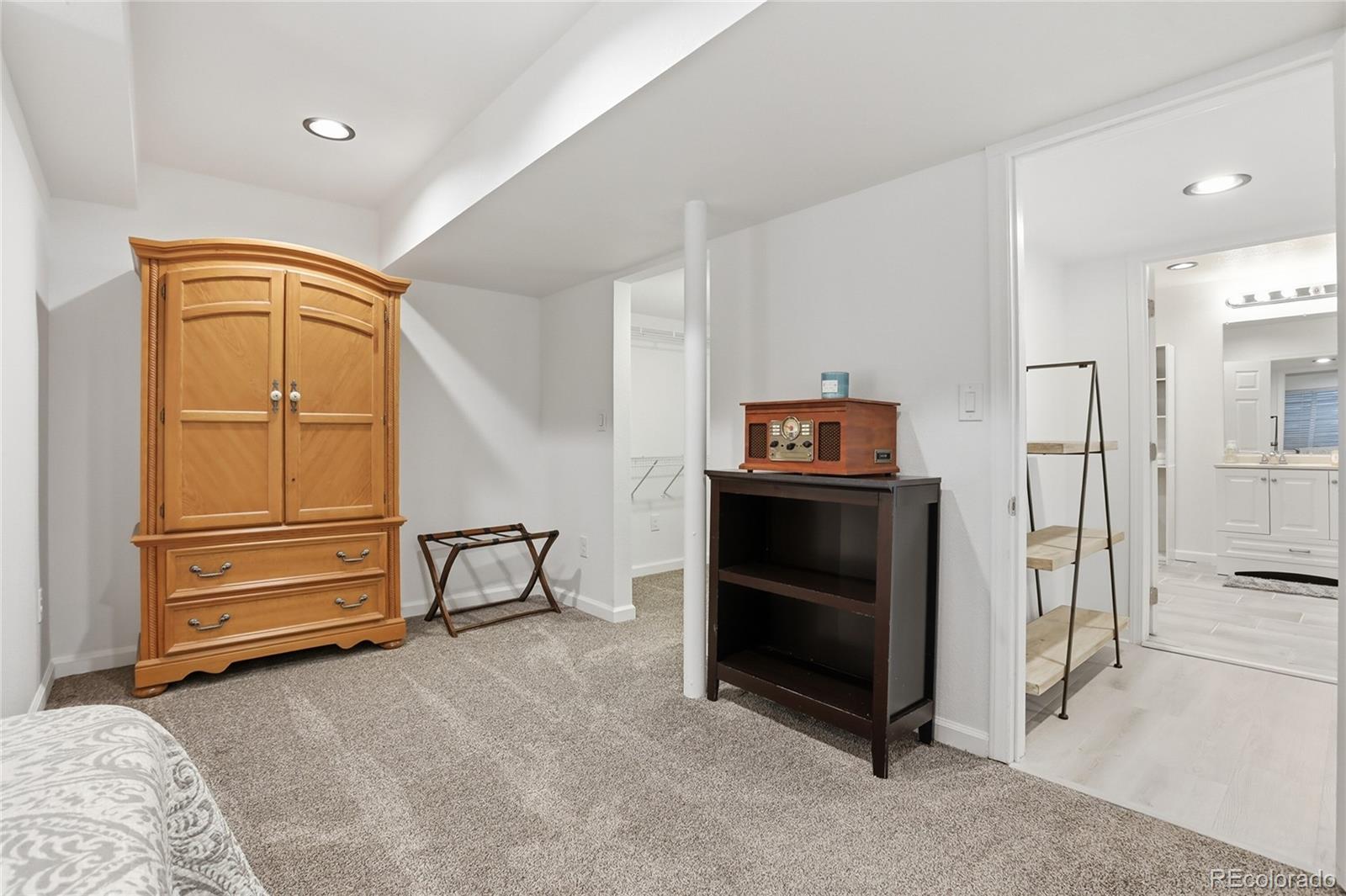 10059 Southlawn Circle