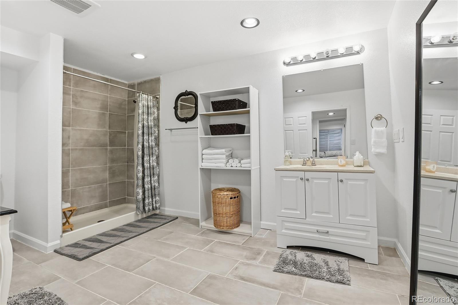 10059 Southlawn Circle