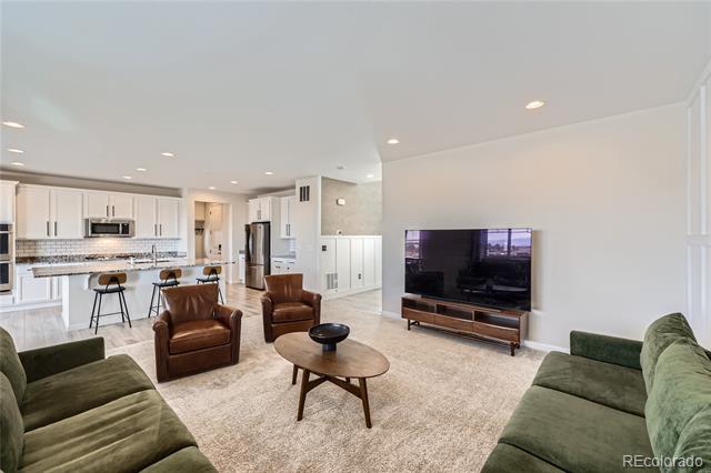3643 White Rose Loop