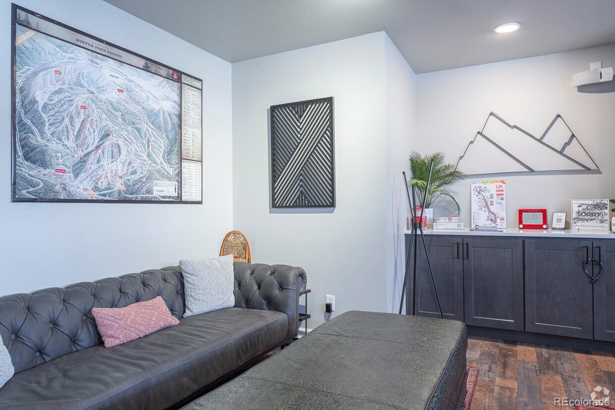 405 Lions Gate Drive