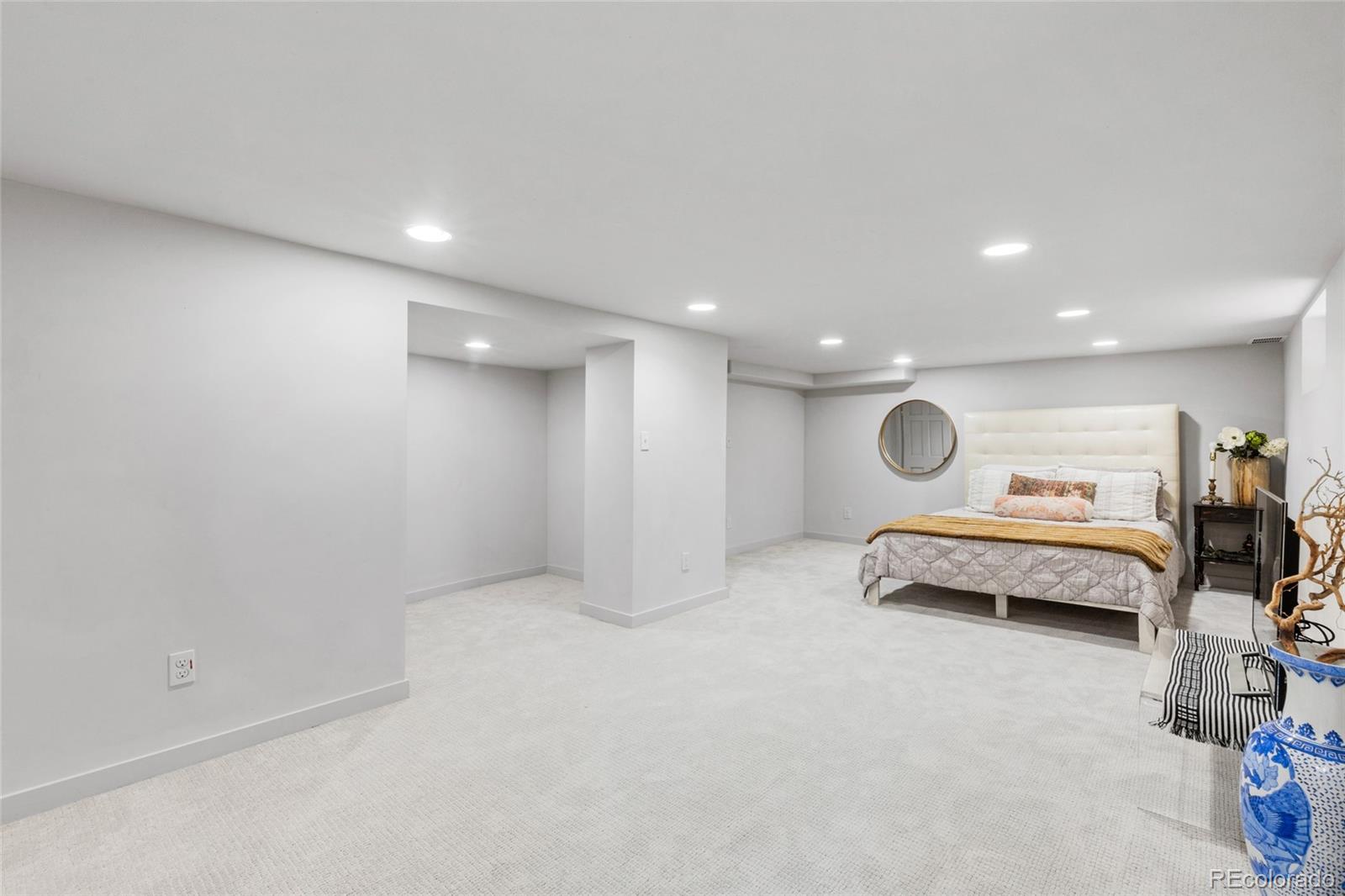 449 S Humboldt Street