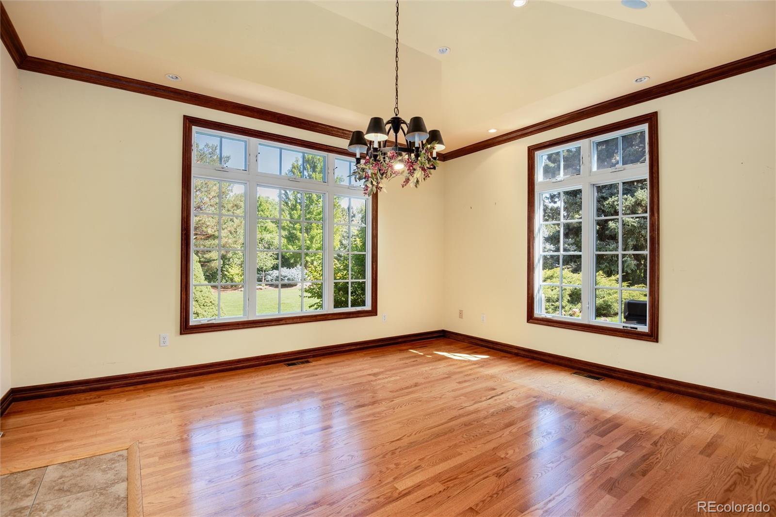8 Meadowview Lane