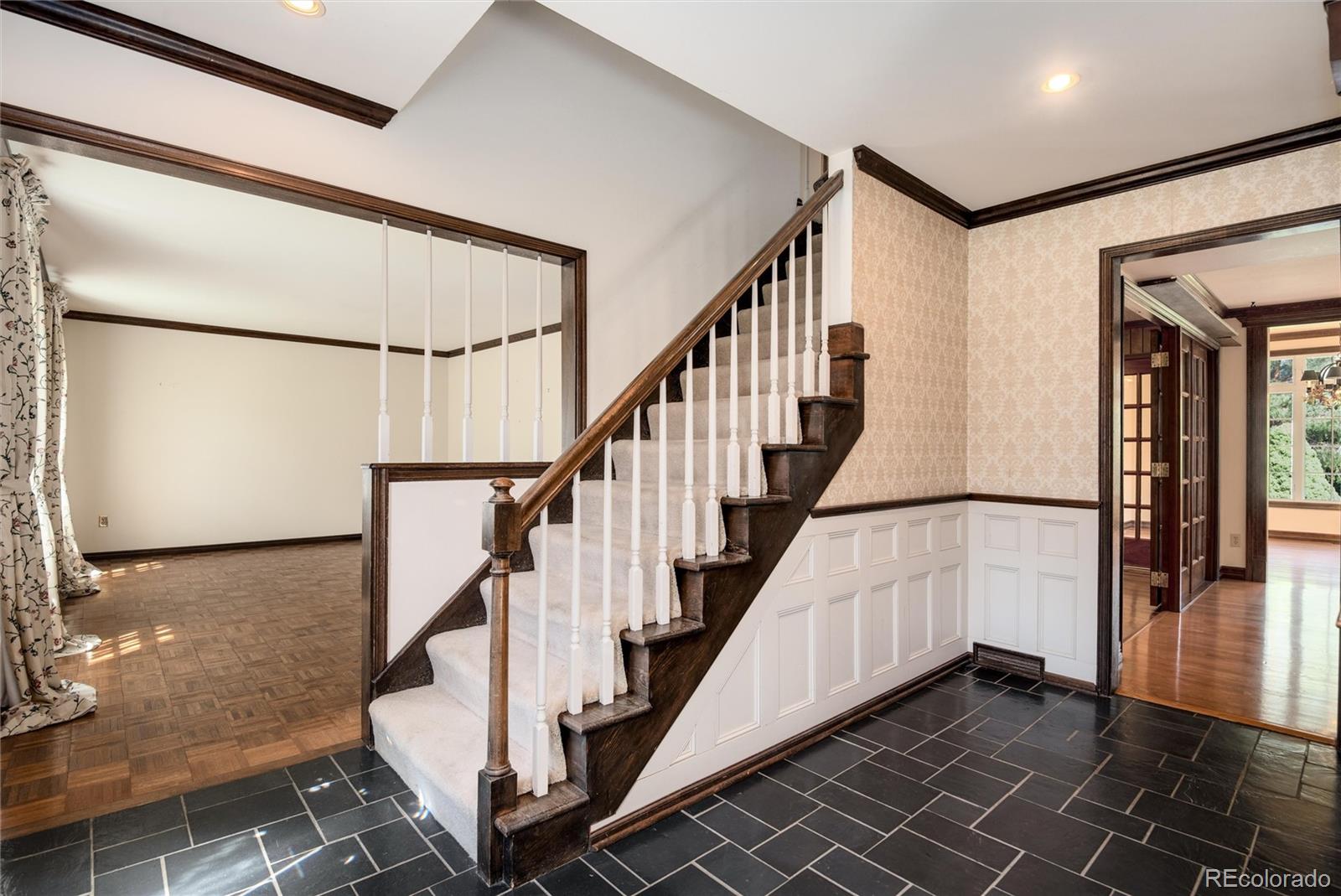 8 Meadowview Lane