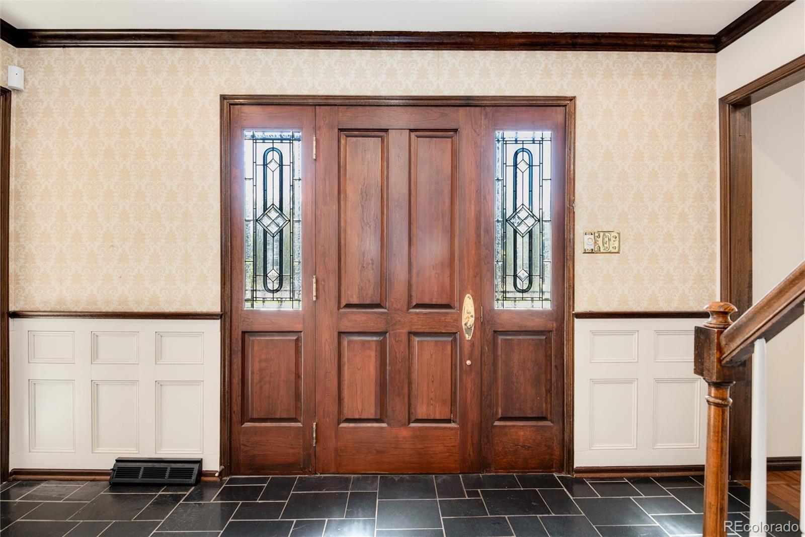 8 Meadowview Lane