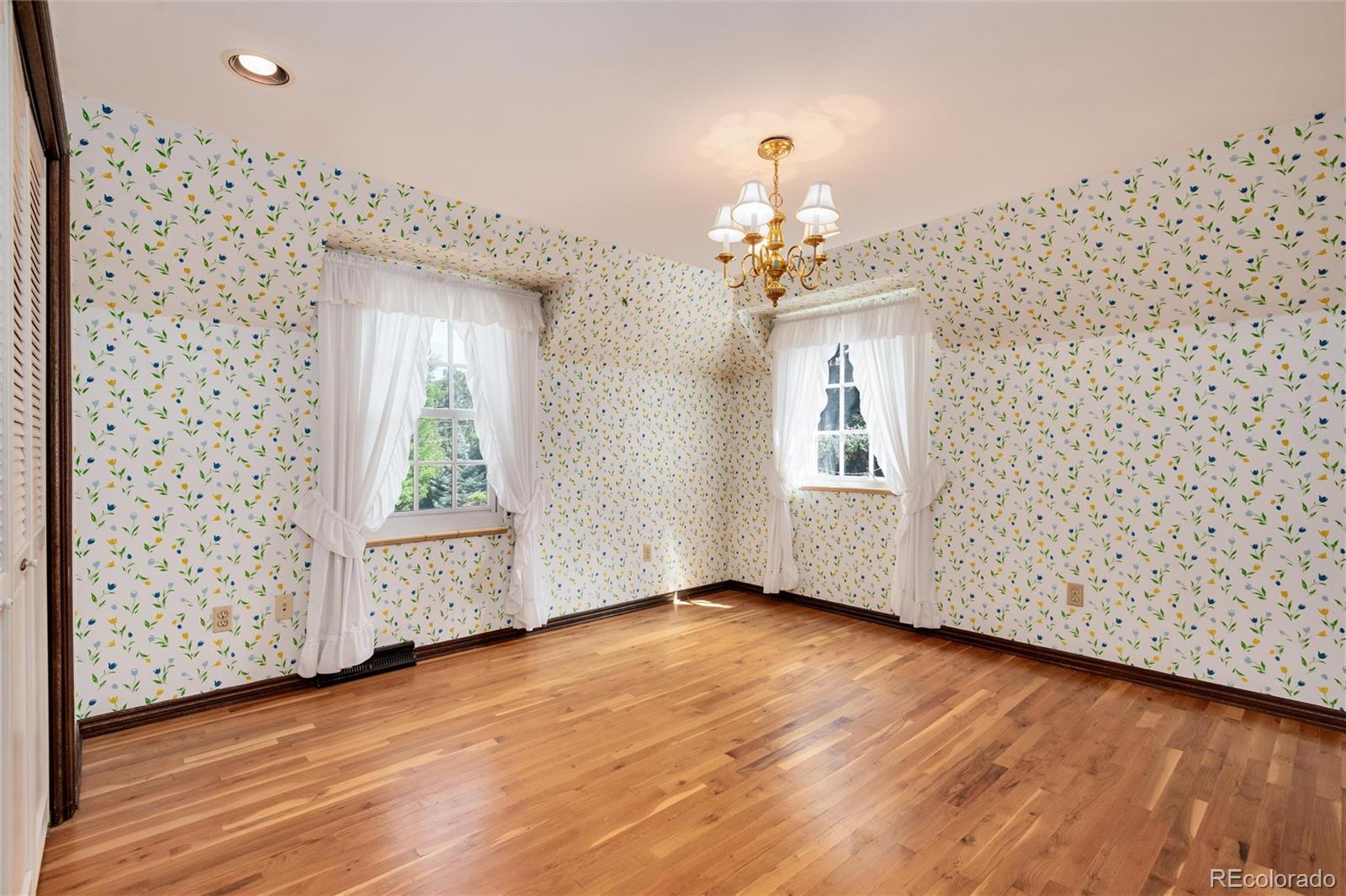 8 Meadowview Lane